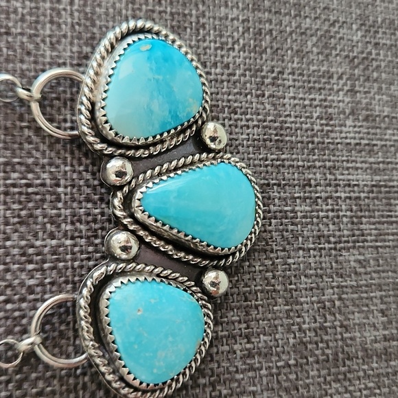 Gorgeous NWOT Native American Triple Stone Kingman Turquoise Cluster Necklace 💙 - Picture 4 of 14